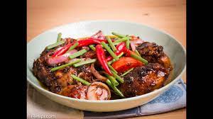 Resepi daging masak hitam berempah ini pekat kuahnya. Ayam Masak Kicap Kuah Pekat Youtube
