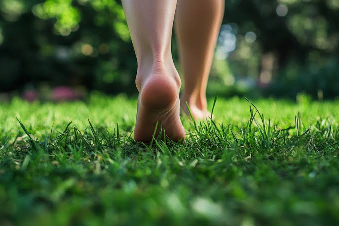 11 Health Benefits of Walking Barefoot on Grass