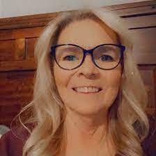 Debbie Swint's Instagram, Twitter & Facebook