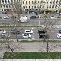 2020 verzeichneten alle bundesländer starken rückgang ihrer wirtschaftsleistung der einbruch reicht von 9,5 % in tirol bis 6 % im burgenland und in vorarlberg zur gesamten analyse. Bank Austria Office In Wien