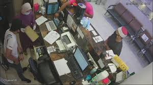 Maybe you would like to learn more about one of these? Perompak Menyamar Jadi Pesakit Samun Klinik Guna Parang