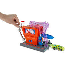 Hot Wheels City Downtown Super Fuel Stop Play Set Walmart Com Hot Wheels Ultimate Garage Hot Wheels Model Trains