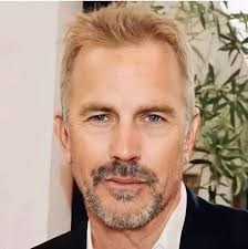 Hello fans🥰🥰🥰 . I really want to hear a very big YESSS" from you all if  you really want me to stay