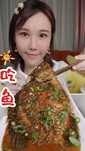 Bonny Fish's Instagram, Twitter & Facebook