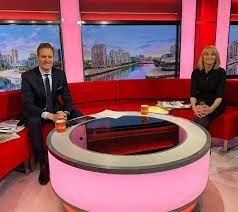 The bbc breakfast host competed in the challenge three years ago, and admitted to bursting into tears when she reached the end of an 180k bicycle ride, as she was happily reunited with her husband david. Bbc Breakfast S Louise Minchin Reveals The Real Extent Of Horrific Injury Amid Show S Absence Hello