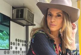 Maíra charken nació en amsterdam, holanda. Maira Charken Nao Sabe Quando Volta A Bancada Do Video Show Ofuxico