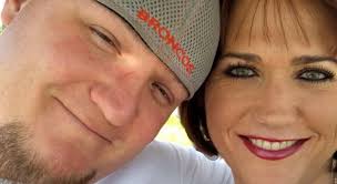 Heather Swingle and Dustin Rhodes' Wedding Website