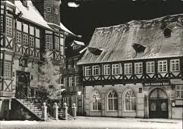 2 km, zur sehenswürdigkeit marktplatz: Pw09313 Wernigerode Harz Am Markt Im Winter Hotel Gothisches Haus Kategorie Wernigerode Alte Ansichtskarten Nr Pw09313 Oldthing Ansichtskarten