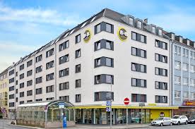 The historic schöner brunner fountain is just 30 feet from the hotel. B B Hotel Nurnberg City I Affordable Hotel In Nurnberg
