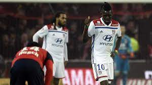Si lyon a tenu la dragée haute au losc ce dimanche soir, il le doit en grande partie à son jeune taulier sinaly diomandé et au mammouth djamel benlamri en défense. Lyon Fight Back From 2 0 Down To Draw At Lille Eurosport