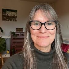 Georgia Blume's Instagram, Twitter & Facebook