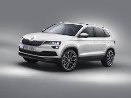 Der schwächere holt aus einem liter hubraum 115 ps, wahlweise gekoppelt. Skoda Karoq Erste Detailaufnahmen Des Kompakt Suv Meinauto De
