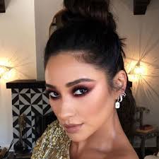 Brinkhaus verwies in diesem zusammenhang auf die geschäftsordnung. Frisur Anleitung So Einfach Stylst Du Den Perfekten Messy Bun Cosmopolitan