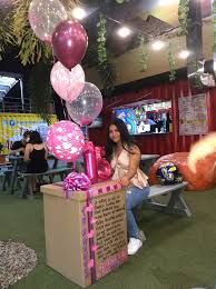El paso de los años no viene solo, nos trae muchas sorpresas y al celebrar un año más de vida recibiremos muchos bonitos saludos de felicitación por. 49 Ideas De Sorpresa Romantica Sorpresa Romantica Sorpresas De Cumpleanos Regalos Bonitos