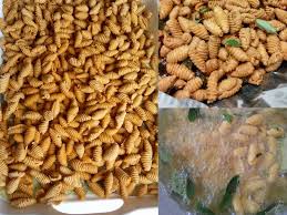 Bahan a 250g butter / marjerin 1/2 cawan gula perang halus 1 penutup esen vanila 2 sudu besar madu. Resepi Kuih Siput Rangup Tetapi Lembut Dengan Aroma Wangi Daridapur Com