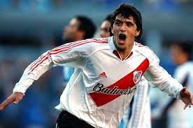 Did lucho gonzalez really say that he wants to come back to river in june cause please if this is real my heart is going to burst off my chest i cannot handle this somany things happening. Lucho Gonzalez Vuelve A River