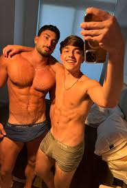 𝐌𝐈𝐋𝐃𝐄𝐑 𝐃𝐙 𝐅𝐀𝐍 on X: zayn dom and brad. so yummy 🤤💦  t.corV0wa9HbaJ  X