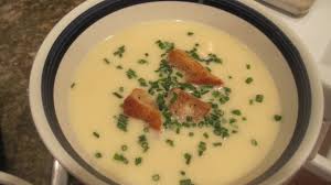 Slowly stir the cream mixture into the sauce, and return to a very low simmer. Veloute Sauce The Versatile Stranger