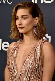Don T Worry These Back To School Hairstyles Will Still Look Cool On Zoom Hailey Baldwin Hair Hair Color Trends Hairstyles For School
