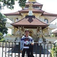 Orang tua adalah ayah dan/atau ibu seorang anak, baik melalui hubungan biologis maupun sosial.umumnya, orang tua memiliki peranan yang sangat penting dalam membesarkan anak, dan panggilan ibu/ayah dapat diberikan untuk perempuan/pria yang bukan orang tua kandung (biologis) dari seseorang yang mengisi peranan ini. Doc A Contrastive Analysis Between English And Indonesian Language I Eprahim Sagala Academia Edu
