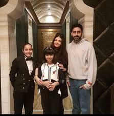 After alia bhatt, kiara advani, sunny leone and vijay deverakonda's pictures were shared from ace photographer dabboo ratnani's 2021 calendar over the last few months, a new shot of aishwarya rai. Aishwarya Rai On Twitter Aishwarya With Aardhya And Abhishek On Their Way To Pondicherry For Ponniyinselvan Shoot Reveal Ponniyinselvan Fl Aishwaryaraibachchan Aishwaryarai Https T Co I17t9vmwum