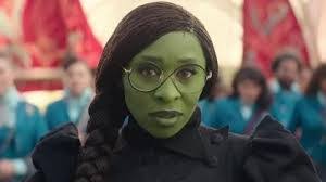 Keeley Bray's Instagram, Twitter & Facebook