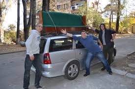 Wenn sie zeitlich flexibel sind und sie ihr sofa an keinem bestimmten tag transportieren müssen, können sie bei umzugsfirmen anfragen, ob und wann diese. Auf Der Suche Nach Dem Grunen Sofa 195maldeutsch