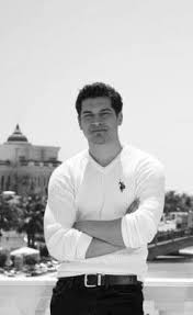 Cagatay Ulusoy Feriha Y Emir Fotos De Chicas Chicos Guapos