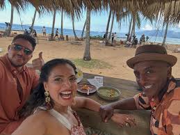Chopped Castaways premieres tonight at 9pm est on @foodnetwork!! I'm  judging alongside @marcuscooks & @chefgabebertaccini and @thetedallen is  hosting. 12 elite chefs are competing on a remote island to outlast their  rivals