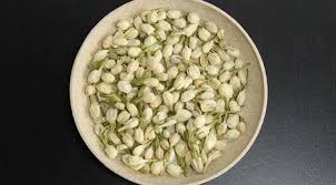 Nggak salah kok dia kasih bunga ini toh ini bukti bahwa dia seneng bisa mengenal dan bersahabat dengan kamu. Benarkah Makan Melati Bisa Bantu Mempercantik Wajah Beauty Fimela Com