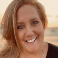 Kellie Stein's Instagram, Twitter & Facebook