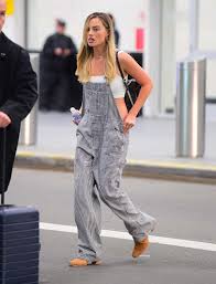 What is margot robbie's marriage date? Margot Robbie With Her Husband Tom Ackerley Touch Down In New York City 03 Gotceleb