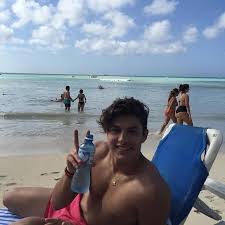 He had 3 children nicolás solabarrieta, maite solabarrieta, iñaki solabarrieta. Ivette Vergara Disfruta De Sus Vacaciones En Puranoticia