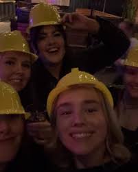 𝗜𝗡𝗗𝗜𝗔 𝗟𝗘𝗢𝗡𝗔𝗥𝗗