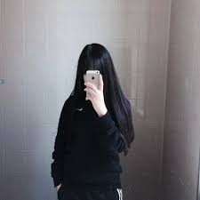 It's ironic, that at 25 years old, my hairdresser discovered two round bald patches on my head. Tumblr