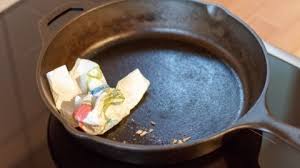 Sie sind auf der suche nach hochwertigen pfannen von le creuset? Gusseisen Pfanne Tipps Zur Reinigung Frag Mutti