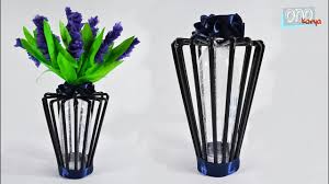 Kalau kamu mencari tanaman hias potong yang bisa diletakkan dalam vas, gladiol dapat dijadikan. Diy Membuat Pot Bunga Dari Sedotan Dan Botol Plastik Flower Vase Youtube