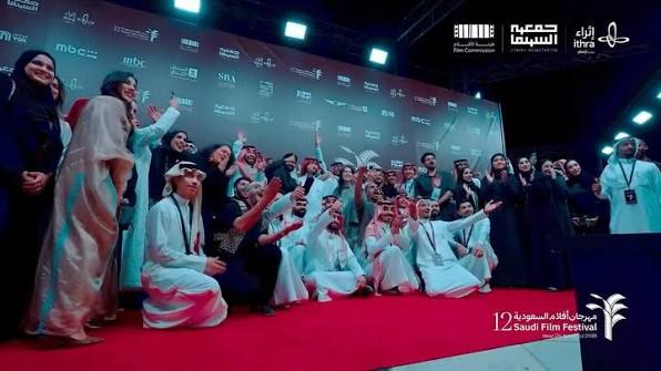 أفلامٌ مدعومة من البحر الأحمر تتألّق في الدورة الثانية عشرة من مهرجان أفلام  السعودية، محققة جوائز بارزة في فئات الفيلم الروائي الطويل، والتمثيل،  والتنويه الخاص من لجنة التحكيم، والفيلم الخليجي. نبارك لصنّاع