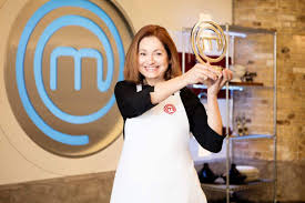 The show began airing on 3 october 2010 on mega channel and aired two seasons until 2013. Greek Amateur Cook Irini Tzortzoglou Wins Masterchef Uk 2019 Greek City Times