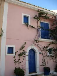 One of the best colors that cannot go wrong for exterior house colors is bright colors, so no matter what the color is, whether it is green, blue or pink, as long as it is bright, you will be fine. Pink House Brick House Exterior Colors Pink Houses House Exterior Blue