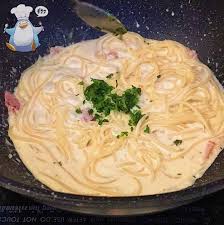 Didihkan air dalam panci besar dengan 2 sendok teh garam. Resepi Masakan Spaghetti Carbonara