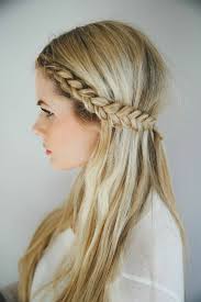 Down wedding hairstyles that are wavy with a natural touch (as opposed to perfectly lain curls with gobs of hairspray) are definitely the new trend, almost with a messy bohemian feel. 20 Awesome Half Up Half Down Wedding Hairstyle Ideas Elegantweddinginvites Com Blog