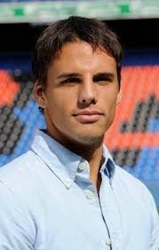 Check out his latest detailed stats including goals, assists, strengths & weaknesses and match ratings. David Villa Life As A Bun Kebab