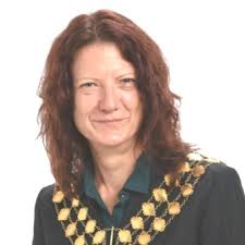 looks doctoral and beaming* !