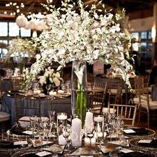 Beautiful Photos For Ideas On Inexpensive Diy Tall Wedding Centerpieces White Wedding Flowers Centerpieces Flower Centerpieces Wedding Wedding Floral Centerpieces