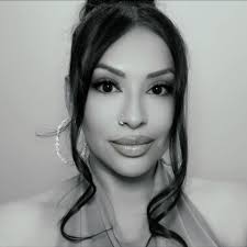 Where to find big salads near i10 and wilmont?