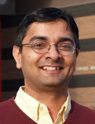 RTL synthesis: from logic synthesis to automatic pipelining