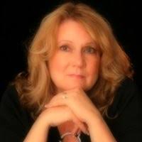 Candace Schuler's Instagram, Twitter & Facebook