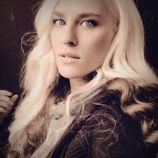 The first trailer for 'Echo Valley,' Sydney Sweeney's next movie, has been  released. Sweeney stars in the thriller alongside Academy Award-winning  actress Julianne Moore. Trailer ⤵️ Sydney Sweeney's new trailer:  https://brobible.com/culture/article ...