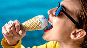Pourquoi Il Ne Faut Absolument Pas Recongeler De La Glace Si Elle A Fondu Femme Actuelle Le Mag